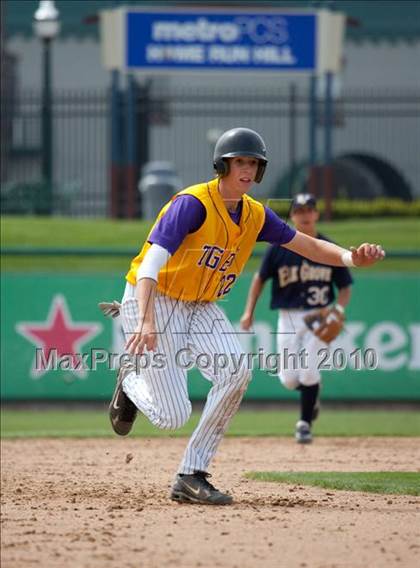 Thumbnail 2 in Elk Grove vs. Tokay photogallery.