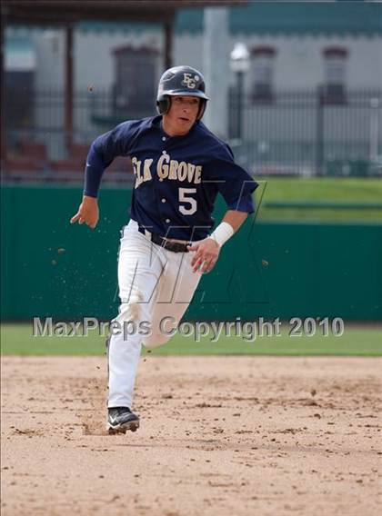 Thumbnail 3 in Elk Grove vs. Tokay photogallery.