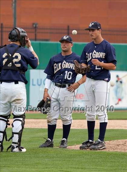 Thumbnail 1 in Elk Grove vs. Tokay photogallery.