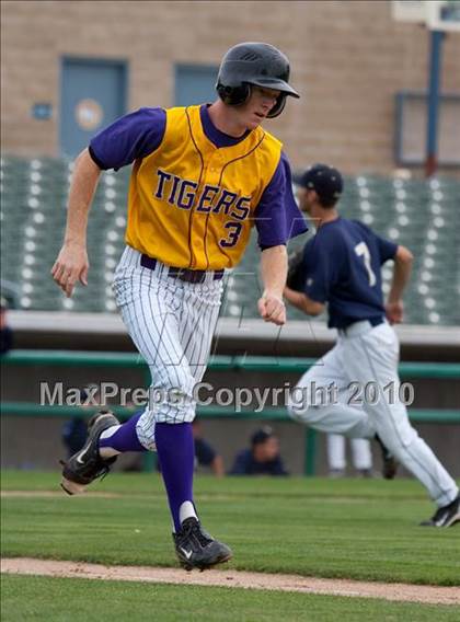 Thumbnail 2 in Elk Grove vs. Tokay photogallery.