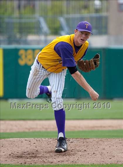 Thumbnail 3 in Elk Grove vs. Tokay photogallery.