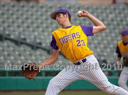 Thumbnail 2 in Elk Grove vs. Tokay photogallery.