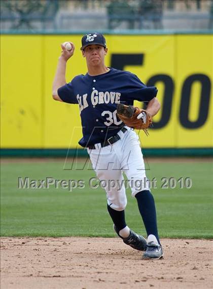 Thumbnail 1 in Elk Grove vs. Tokay photogallery.