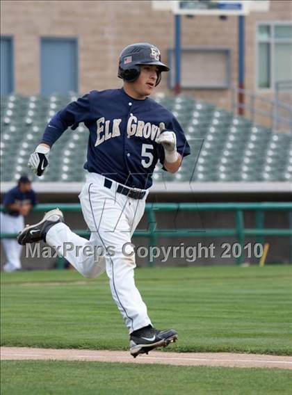 Thumbnail 2 in Elk Grove vs. Tokay photogallery.