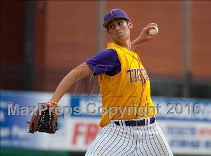 Thumbnail 2 in Elk Grove vs. Tokay photogallery.