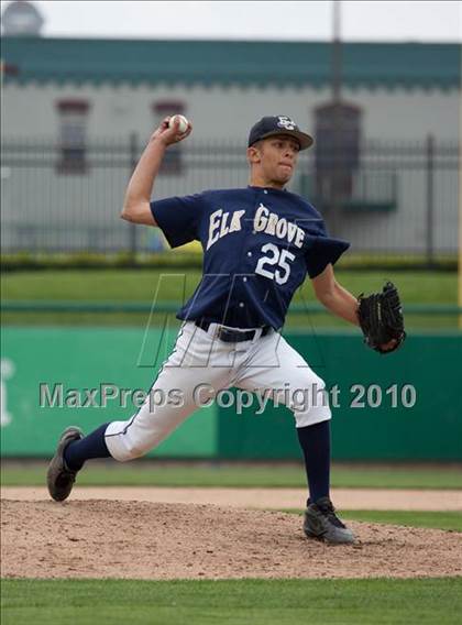 Thumbnail 3 in Elk Grove vs. Tokay photogallery.