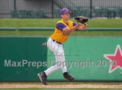 Thumbnail 3 in Elk Grove vs. Tokay photogallery.