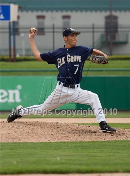 Thumbnail 2 in Elk Grove vs. Tokay photogallery.