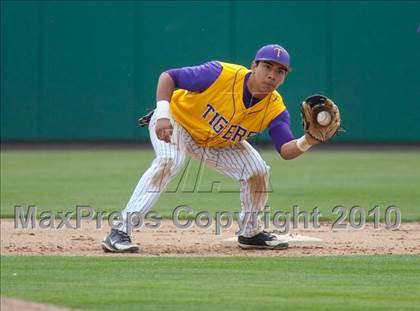 Thumbnail 2 in Elk Grove vs. Tokay photogallery.