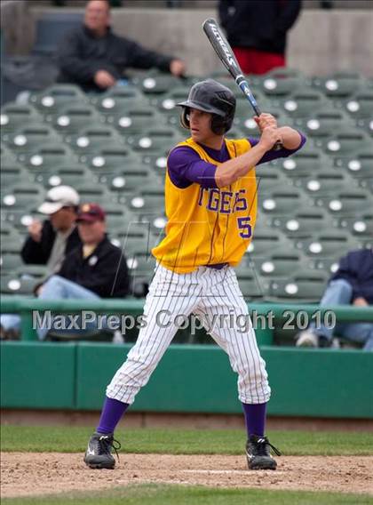 Thumbnail 2 in Elk Grove vs. Tokay photogallery.