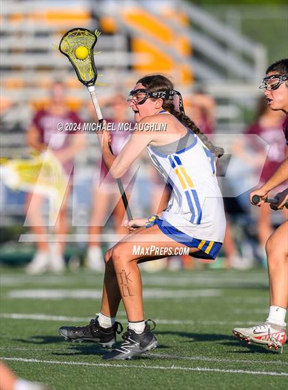 Thumbnail 1 in Garden City vs. West Islip (NYSPHSAA Class B LIC Regional) photogallery.