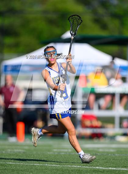 Thumbnail 3 in Garden City vs. West Islip (NYSPHSAA Class B LIC Regional) photogallery.