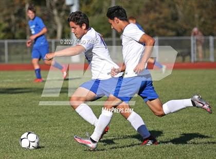 Thumbnail 3 in Coginchaug Regional @ East Hampton photogallery.