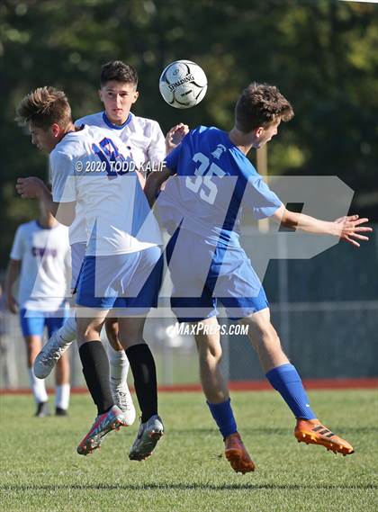 Thumbnail 3 in Coginchaug Regional @ East Hampton photogallery.
