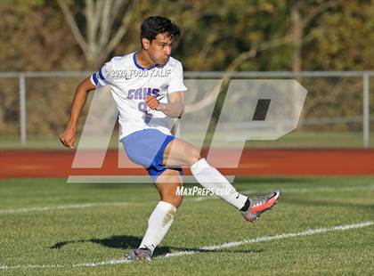 Thumbnail 1 in Coginchaug Regional @ East Hampton photogallery.