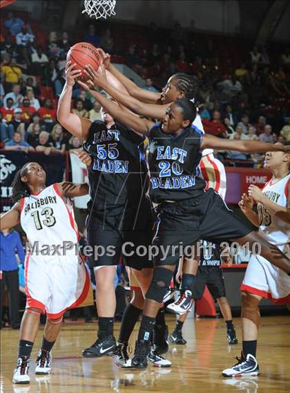 Thumbnail 2 in East Bladen vs. Salisbury (NCHSAA Class 2A Final) photogallery.