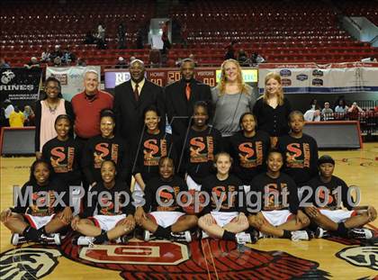 Thumbnail 3 in East Bladen vs. Salisbury (NCHSAA Class 2A Final) photogallery.