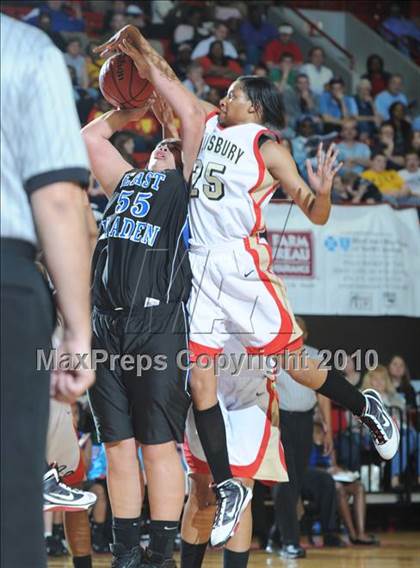 Thumbnail 2 in East Bladen vs. Salisbury (NCHSAA Class 2A Final) photogallery.