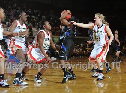 Thumbnail 2 in East Bladen vs. Salisbury (NCHSAA Class 2A Final) photogallery.