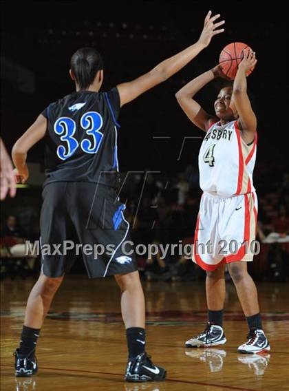 Thumbnail 3 in East Bladen vs. Salisbury (NCHSAA Class 2A Final) photogallery.