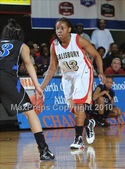 Thumbnail 3 in East Bladen vs. Salisbury (NCHSAA Class 2A Final) photogallery.