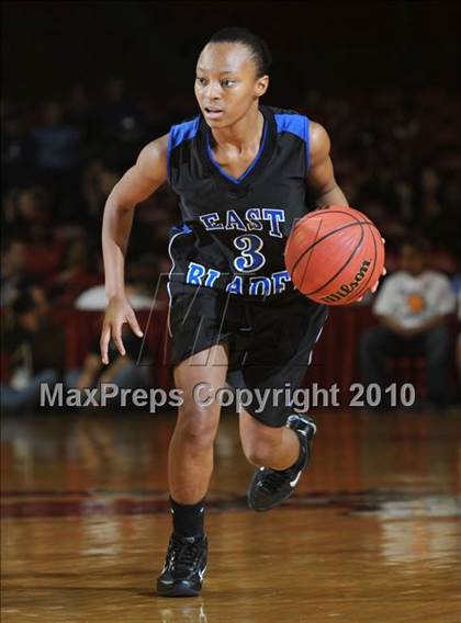 Thumbnail 1 in East Bladen vs. Salisbury (NCHSAA Class 2A Final) photogallery.