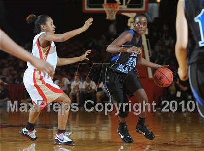 Thumbnail 2 in East Bladen vs. Salisbury (NCHSAA Class 2A Final) photogallery.