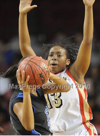 Thumbnail 1 in East Bladen vs. Salisbury (NCHSAA Class 2A Final) photogallery.