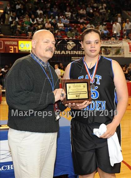 Thumbnail 1 in East Bladen vs. Salisbury (NCHSAA Class 2A Final) photogallery.