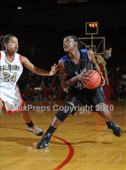 Thumbnail 2 in East Bladen vs. Salisbury (NCHSAA Class 2A Final) photogallery.
