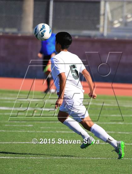 Thumbnail 3 in Mater Dei (Santa Ana) vs. Oceanside (21st Annual SoCal Classic) photogallery.