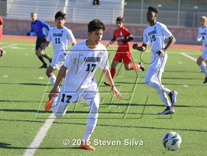 Thumbnail 3 in Mater Dei (Santa Ana) vs. Oceanside (21st Annual SoCal Classic) photogallery.