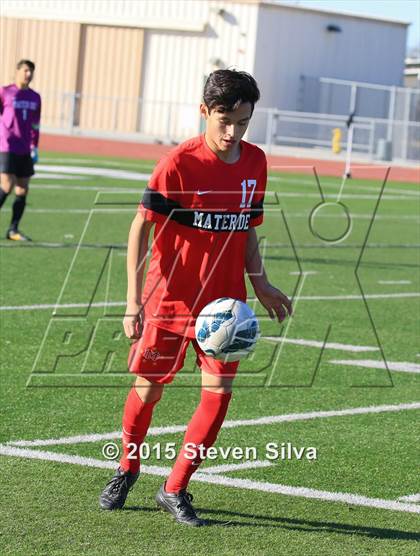 Thumbnail 2 in Mater Dei (Santa Ana) vs. Oceanside (21st Annual SoCal Classic) photogallery.