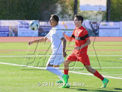 Thumbnail 3 in Mater Dei (Santa Ana) vs. Oceanside (21st Annual SoCal Classic) photogallery.