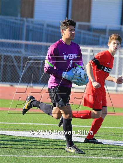 Thumbnail 3 in Mater Dei (Santa Ana) vs. Oceanside (21st Annual SoCal Classic) photogallery.