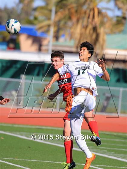 Thumbnail 3 in Mater Dei (Santa Ana) vs. Oceanside (21st Annual SoCal Classic) photogallery.