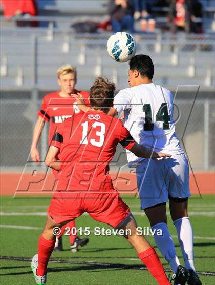 Thumbnail 2 in Mater Dei (Santa Ana) vs. Oceanside (21st Annual SoCal Classic) photogallery.