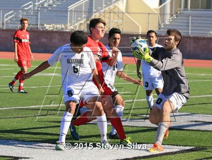 Thumbnail 3 in Mater Dei (Santa Ana) vs. Oceanside (21st Annual SoCal Classic) photogallery.