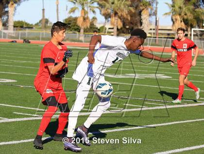 Thumbnail 2 in Mater Dei (Santa Ana) vs. Oceanside (21st Annual SoCal Classic) photogallery.