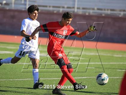 Thumbnail 3 in Mater Dei (Santa Ana) vs. Oceanside (21st Annual SoCal Classic) photogallery.