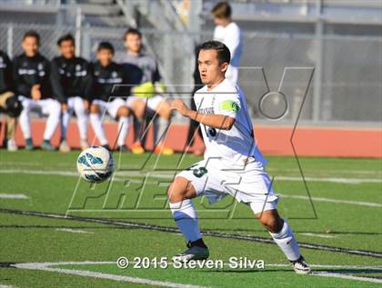 Thumbnail 3 in Mater Dei (Santa Ana) vs. Oceanside (21st Annual SoCal Classic) photogallery.