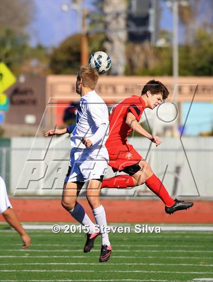 Thumbnail 2 in Mater Dei (Santa Ana) vs. Oceanside (21st Annual SoCal Classic) photogallery.