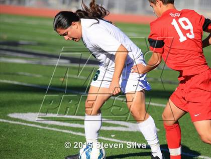 Thumbnail 1 in Mater Dei (Santa Ana) vs. Oceanside (21st Annual SoCal Classic) photogallery.