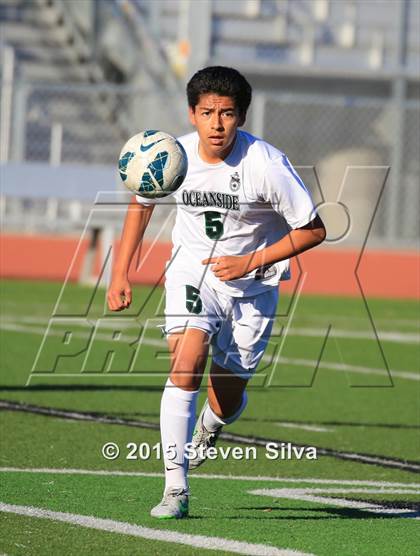 Thumbnail 1 in Mater Dei (Santa Ana) vs. Oceanside (21st Annual SoCal Classic) photogallery.