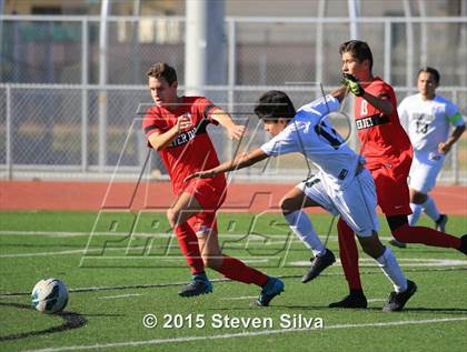 Thumbnail 2 in Mater Dei (Santa Ana) vs. Oceanside (21st Annual SoCal Classic) photogallery.
