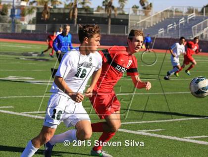 Thumbnail 2 in Mater Dei (Santa Ana) vs. Oceanside (21st Annual SoCal Classic) photogallery.