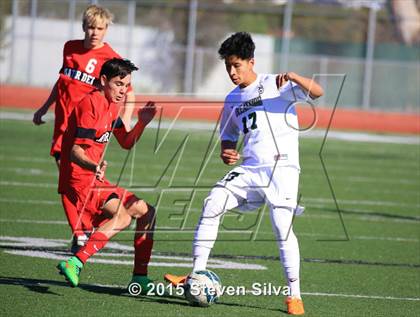 Thumbnail 2 in Mater Dei (Santa Ana) vs. Oceanside (21st Annual SoCal Classic) photogallery.