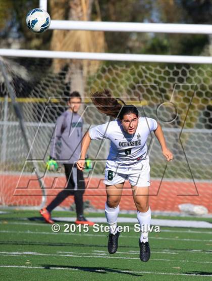 Thumbnail 3 in Mater Dei (Santa Ana) vs. Oceanside (21st Annual SoCal Classic) photogallery.