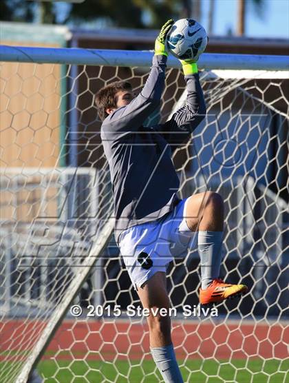 Thumbnail 1 in Mater Dei (Santa Ana) vs. Oceanside (21st Annual SoCal Classic) photogallery.