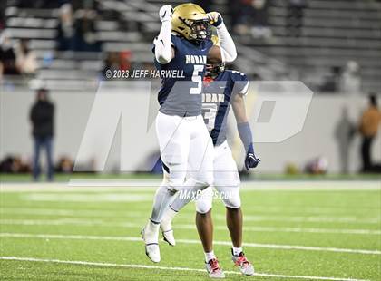 Thumbnail 3 in Walsh Jesuit vs. Archbishop Hoban (OHSAA D2 Regional Final) photogallery.